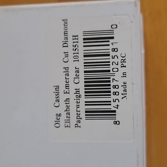 OLEG CASSINI Stunning Signed Crystal Glass Solitaire Diamond Paperweight - Picture 7 of 13